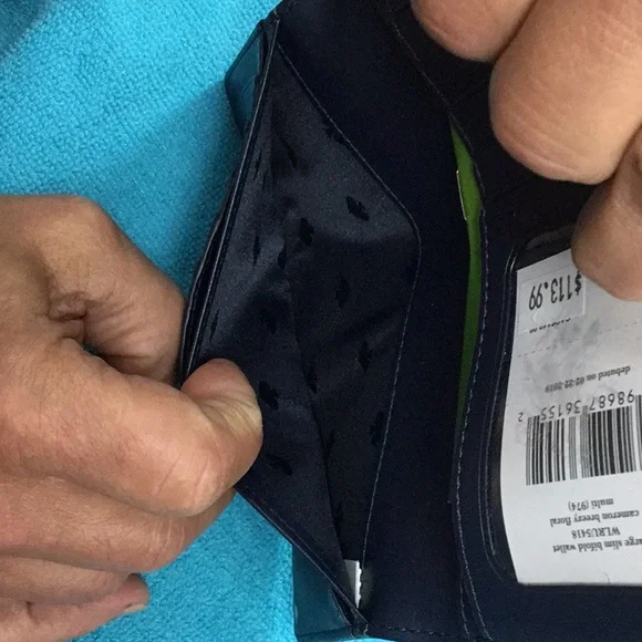 SOLD 🫶🫶🫶🫶Kate Spade Floral large bifold wallet - Picture 8 of 12